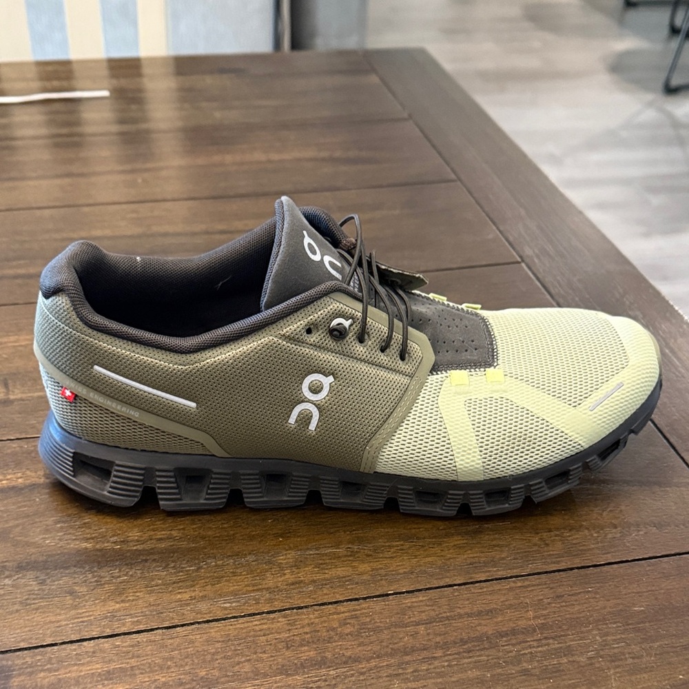 On Running Men's Green and Black Athletic Shoes